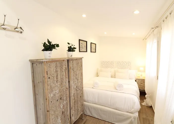 Sitges Centre Mediterranean House- 5 Bedroom, 4 Bathroom, Terrace Courtyard, Private Rooptop Pool