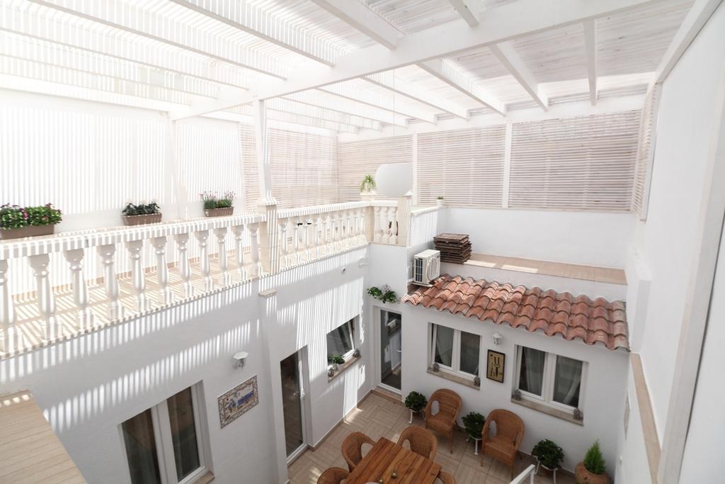 Centre Mediterranean House- 5 Bedroom, 4 Bathroom, Terrace Courtyard, Private Rooptop Pool
